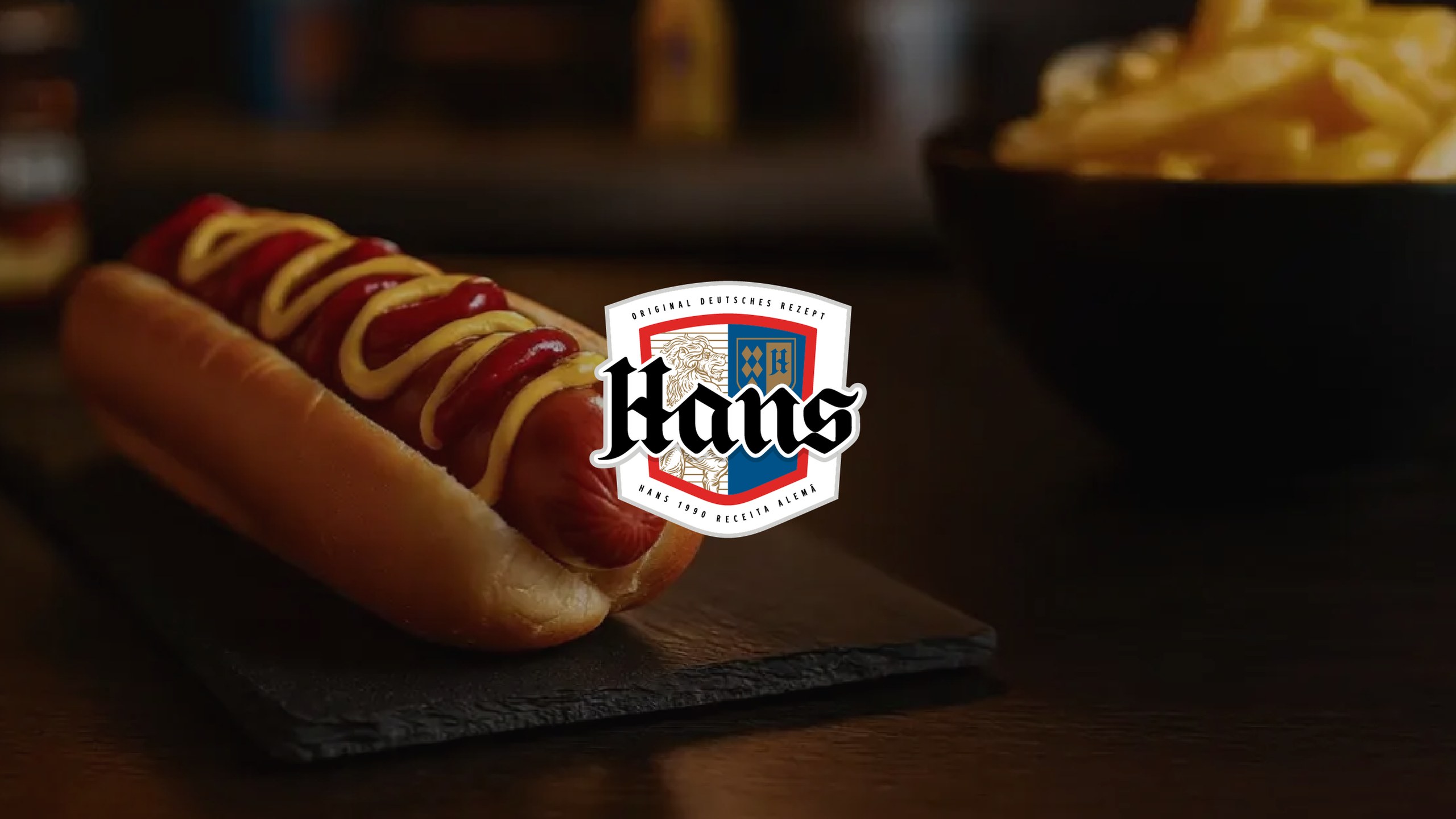 Pastrami artesanal defumado da Hans Charcutaria sobre ardósia escura